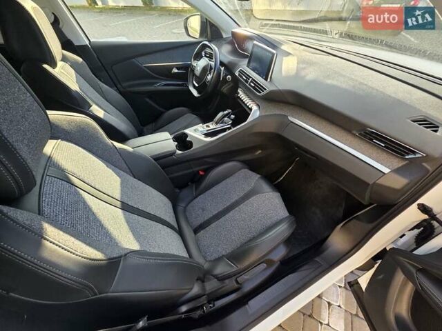 Белый Пежо 5008, объемом двигателя 1.5 л и пробегом 178 тыс. км за 20950 $, фото 49 на Automoto.ua