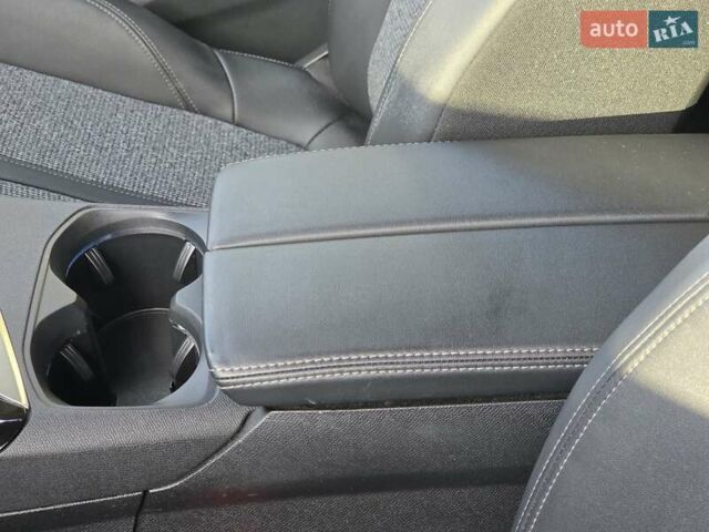 Белый Пежо 5008, объемом двигателя 1.5 л и пробегом 178 тыс. км за 20950 $, фото 78 на Automoto.ua