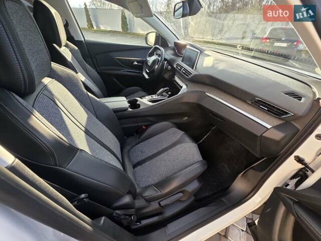 Белый Пежо 5008, объемом двигателя 1.5 л и пробегом 178 тыс. км за 20950 $, фото 48 на Automoto.ua