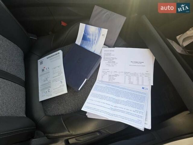 Белый Пежо 5008, объемом двигателя 1.5 л и пробегом 178 тыс. км за 20950 $, фото 81 на Automoto.ua