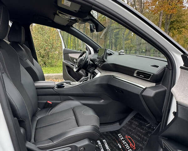 Белый Пежо 5008, объемом двигателя 2 л и пробегом 39 тыс. км за 33999 $, фото 84 на Automoto.ua