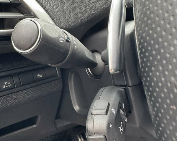 Белый Пежо 5008, объемом двигателя 2 л и пробегом 39 тыс. км за 33999 $, фото 41 на Automoto.ua