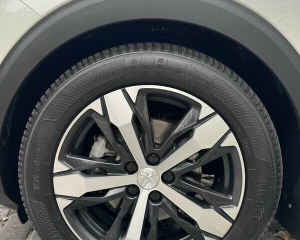 Белый Пежо 5008, объемом двигателя 2 л и пробегом 39 тыс. км за 33999 $, фото 95 на Automoto.ua