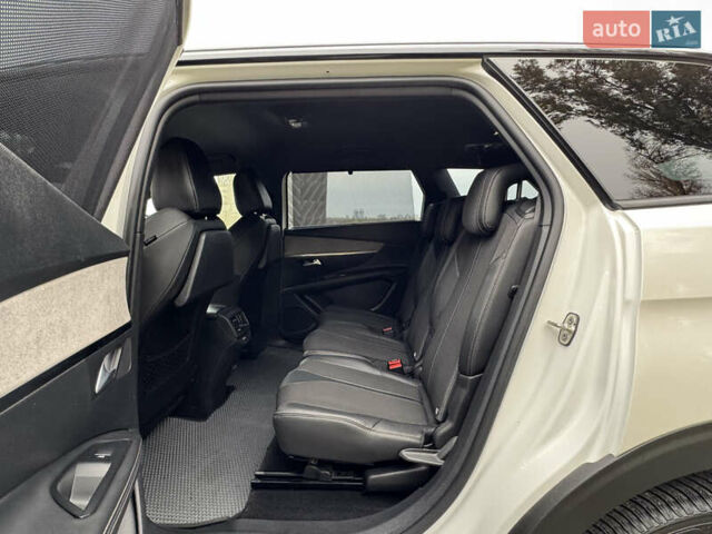 Белый Пежо 5008, объемом двигателя 2 л и пробегом 39 тыс. км за 33999 $, фото 13 на Automoto.ua