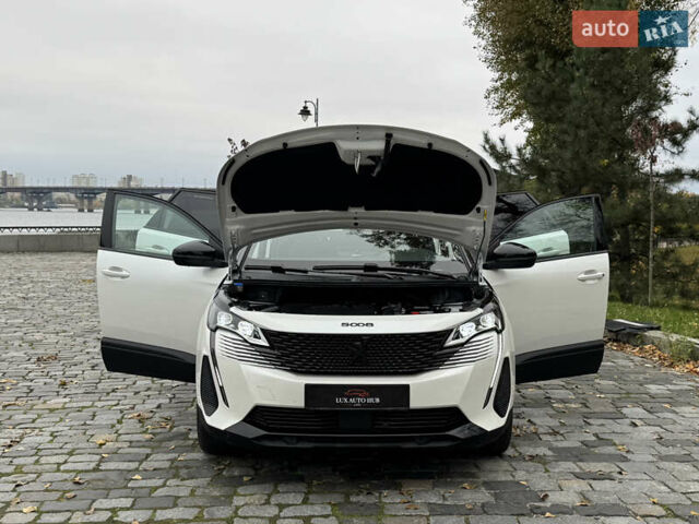 Белый Пежо 5008, объемом двигателя 2 л и пробегом 39 тыс. км за 33999 $, фото 98 на Automoto.ua
