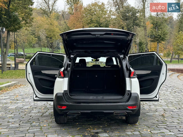 Белый Пежо 5008, объемом двигателя 2 л и пробегом 39 тыс. км за 33999 $, фото 103 на Automoto.ua