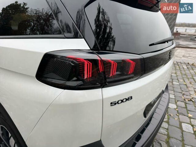 Белый Пежо 5008, объемом двигателя 2 л и пробегом 39 тыс. км за 33999 $, фото 120 на Automoto.ua