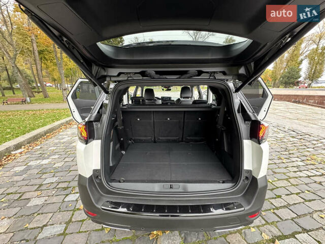 Белый Пежо 5008, объемом двигателя 2 л и пробегом 39 тыс. км за 33999 $, фото 35 на Automoto.ua