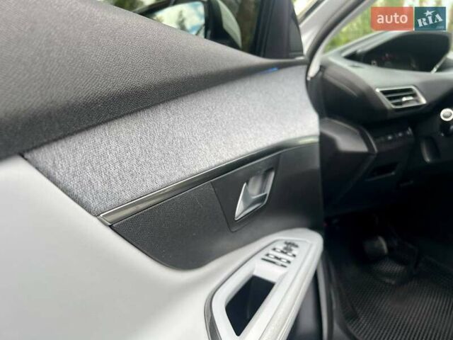 Пежо 5008 2017 в Полтаве на Automoto.ua Белый Пежо 5008, объемом двигателя 1.6 л и пробегом 220 тыс. км за 19500 $, фото 54 на Automoto.ua