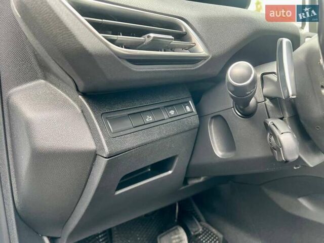 Пежо 5008 2017 в Полтаве на Automoto.ua Белый Пежо 5008, объемом двигателя 1.6 л и пробегом 220 тыс. км за 19500 $, фото 50 на Automoto.ua