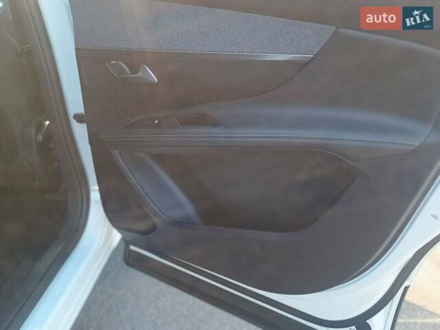 Білий Пежо 5008, об'ємом двигуна 1.5 л та пробігом 158 тис. км за 23700 $, фото 26 на Automoto.ua