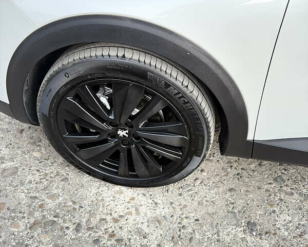 Білий Пежо 5008, об'ємом двигуна 2 л та пробігом 113 тис. км за 28999 $, фото 12 на Automoto.ua