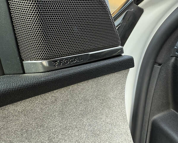 Білий Пежо 5008, об'ємом двигуна 2 л та пробігом 113 тис. км за 28999 $, фото 15 на Automoto.ua