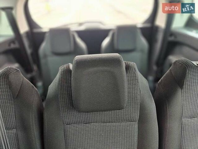 Бежевий Пежо 5008, об'ємом двигуна 1.6 л та пробігом 194 тис. км за 8500 $, фото 5 на Automoto.ua