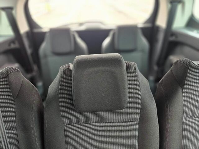 Бежевый Пежо 5008, объемом двигателя 1.6 л и пробегом 194 тыс. км за 8500 $, фото 6 на Automoto.ua