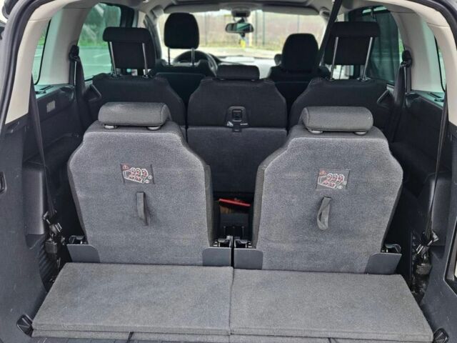 Бежевый Пежо 5008, объемом двигателя 1.6 л и пробегом 194 тыс. км за 8500 $, фото 3 на Automoto.ua