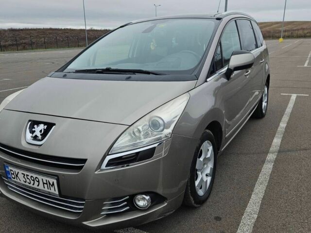 Бежевый Пежо 5008, объемом двигателя 1.6 л и пробегом 194 тыс. км за 8500 $, фото 9 на Automoto.ua