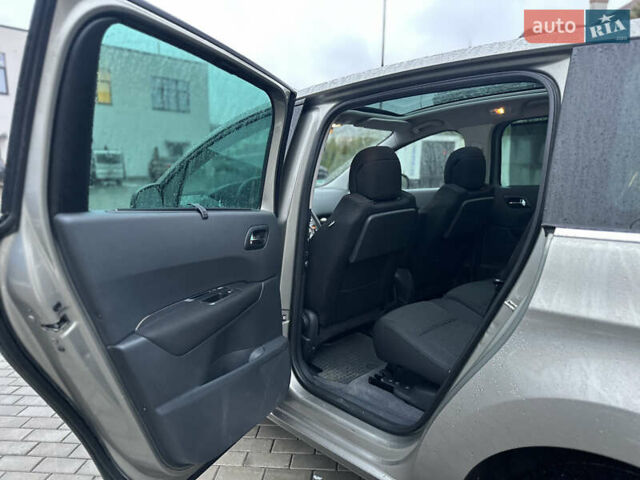 Бежевый Пежо 5008, объемом двигателя 1.6 л и пробегом 236 тыс. км за 8300 $, фото 40 на Automoto.ua