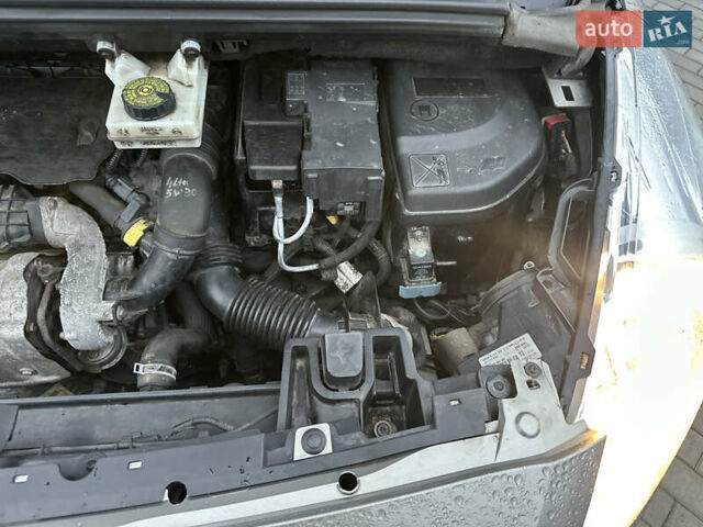 Бежевый Пежо 5008, объемом двигателя 1.6 л и пробегом 236 тыс. км за 8300 $, фото 57 на Automoto.ua