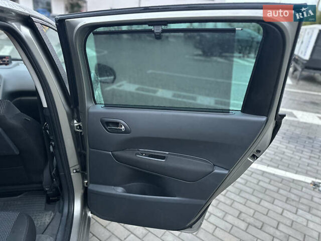 Бежевый Пежо 5008, объемом двигателя 1.6 л и пробегом 236 тыс. км за 8300 $, фото 29 на Automoto.ua