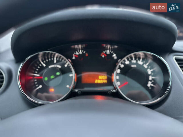 Бежевый Пежо 5008, объемом двигателя 1.6 л и пробегом 236 тыс. км за 8300 $, фото 65 на Automoto.ua