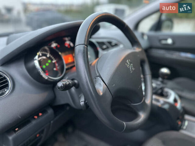 Бежевый Пежо 5008, объемом двигателя 1.6 л и пробегом 236 тыс. км за 8300 $, фото 51 на Automoto.ua