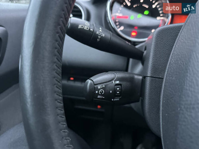 Бежевый Пежо 5008, объемом двигателя 1.6 л и пробегом 236 тыс. км за 8300 $, фото 76 на Automoto.ua