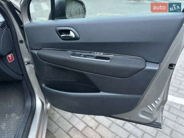 Бежевый Пежо 5008, объемом двигателя 1.6 л и пробегом 236 тыс. км за 8300 $, фото 26 на Automoto.ua