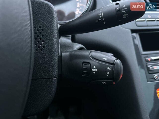 Бежевый Пежо 5008, объемом двигателя 1.6 л и пробегом 236 тыс. км за 8300 $, фото 75 на Automoto.ua