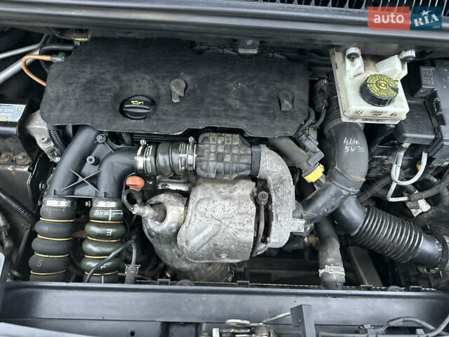 Бежевый Пежо 5008, объемом двигателя 1.6 л и пробегом 236 тыс. км за 8300 $, фото 58 на Automoto.ua