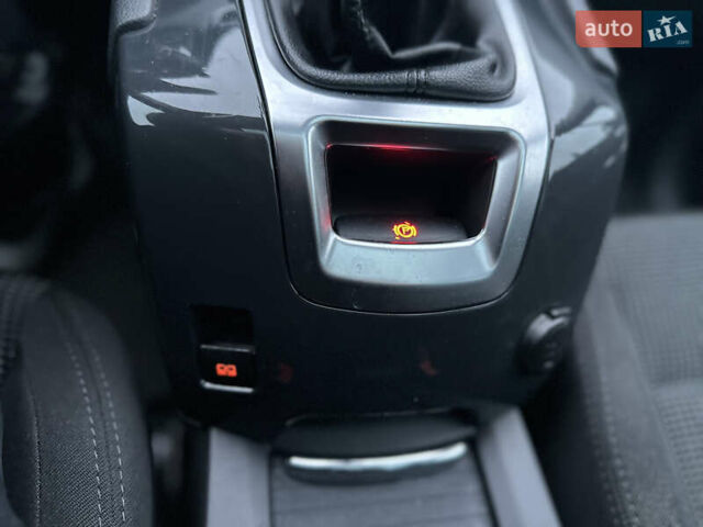 Бежевый Пежо 5008, объемом двигателя 1.6 л и пробегом 236 тыс. км за 8300 $, фото 69 на Automoto.ua