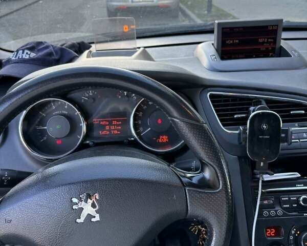 Бежевый Пежо 5008, объемом двигателя 1.6 л и пробегом 170 тыс. км за 7600 $, фото 3 на Automoto.ua