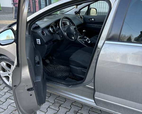 Бежевый Пежо 5008, объемом двигателя 1.6 л и пробегом 170 тыс. км за 7600 $, фото 5 на Automoto.ua