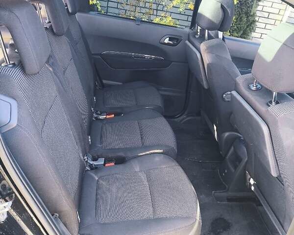 Чорний Пежо 5008, об'ємом двигуна 1.6 л та пробігом 245 тис. км за 7650 $, фото 8 на Automoto.ua