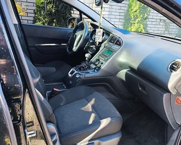 Чорний Пежо 5008, об'ємом двигуна 1.6 л та пробігом 245 тис. км за 7650 $, фото 3 на Automoto.ua