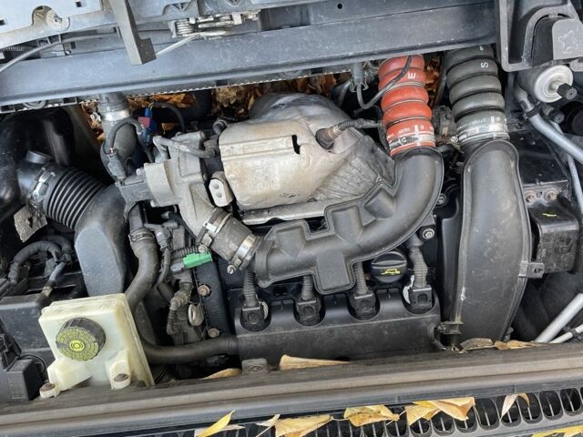 Черный Пежо 5008, объемом двигателя 1.6 л и пробегом 250 тыс. км за 6700 $, фото 14 на Automoto.ua