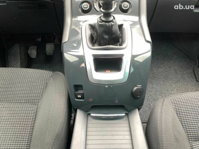 Чорний Пежо 5008, об'ємом двигуна 1.6 л та пробігом 177 тис. км за 8190 $, фото 32 на Automoto.ua