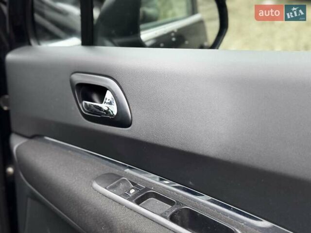 Чорний Пежо 5008, об'ємом двигуна 1.6 л та пробігом 200 тис. км за 4999 $, фото 84 на Automoto.ua