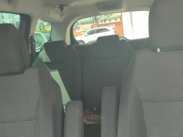 Чорний Пежо 5008, об'ємом двигуна 1.6 л та пробігом 170 тис. км за 6300 $, фото 5 на Automoto.ua