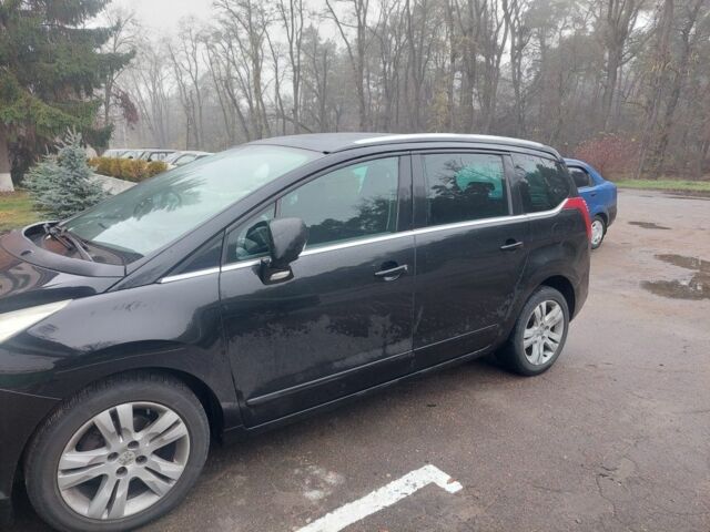 Черный Пежо 5008, объемом двигателя 1 л и пробегом 342 тыс. км за 6999 $, фото 4 на Automoto.ua