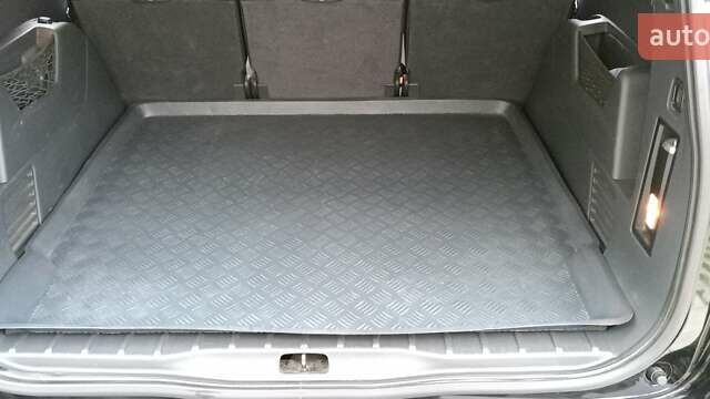 Черный Пежо 5008, объемом двигателя 1.56 л и пробегом 304 тыс. км за 8400 $, фото 25 на Automoto.ua