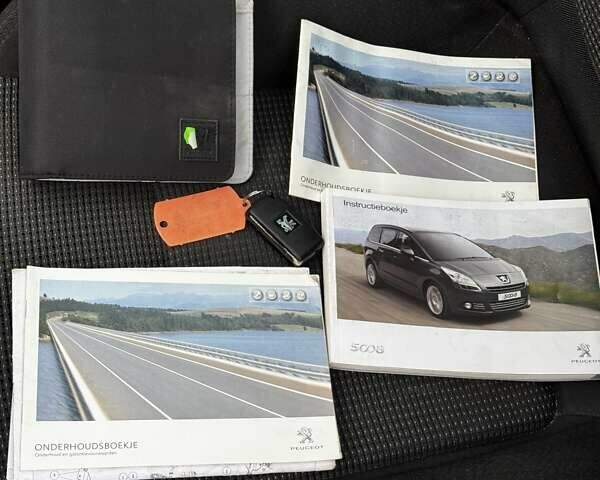 Чорний Пежо 5008, об'ємом двигуна 1.6 л та пробігом 200 тис. км за 4999 $, фото 74 на Automoto.ua