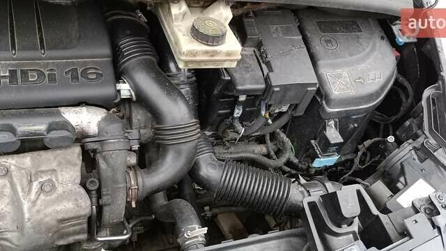 Черный Пежо 5008, объемом двигателя 1.56 л и пробегом 304 тыс. км за 8400 $, фото 30 на Automoto.ua