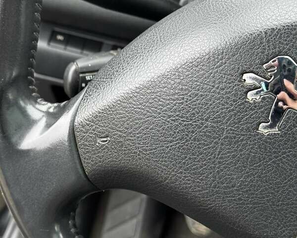 Чорний Пежо 5008, об'ємом двигуна 1.6 л та пробігом 200 тис. км за 4999 $, фото 64 на Automoto.ua