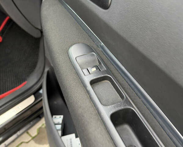 Черный Пежо 5008, объемом двигателя 1.56 л и пробегом 270 тыс. км за 4999 $, фото 22 на Automoto.ua