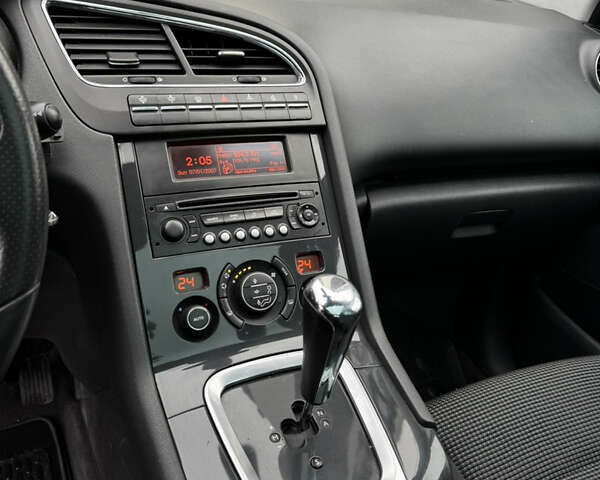 Черный Пежо 5008, объемом двигателя 1.56 л и пробегом 310 тыс. км за 6700 $, фото 25 на Automoto.ua