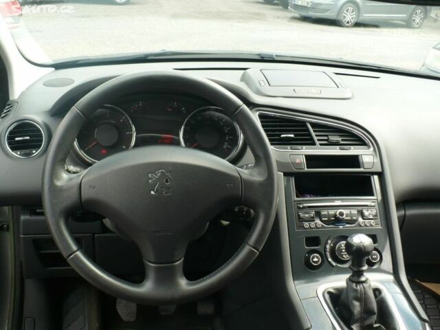 Чорний Пежо 5008, об'ємом двигуна 1.6 л та пробігом 170 тис. км за 6300 $, фото 11 на Automoto.ua