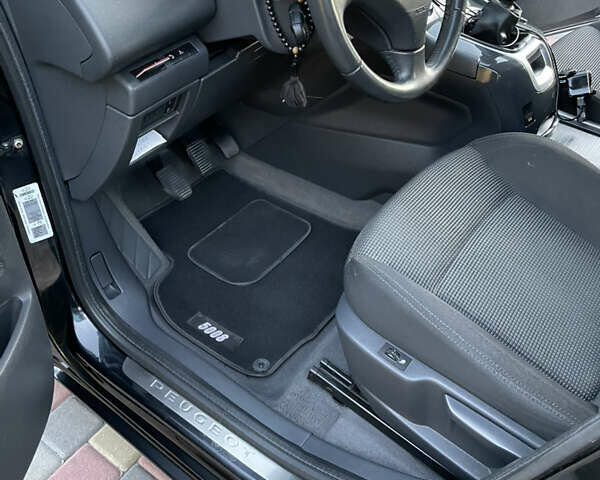 Чорний Пежо 5008, об'ємом двигуна 1.6 л та пробігом 240 тис. км за 7850 $, фото 6 на Automoto.ua