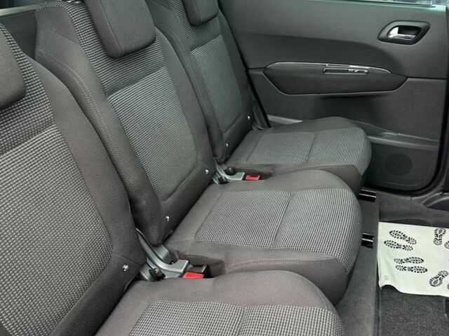 Чорний Пежо 5008, об'ємом двигуна 1.6 л та пробігом 269 тис. км за 7200 $, фото 5 на Automoto.ua