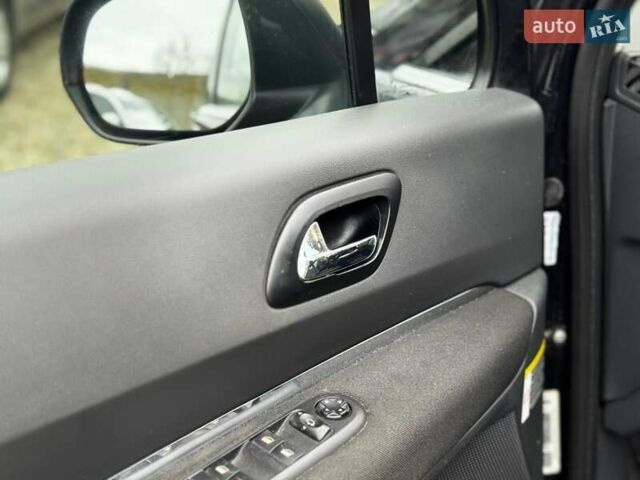 Чорний Пежо 5008, об'ємом двигуна 1.6 л та пробігом 200 тис. км за 4999 $, фото 61 на Automoto.ua